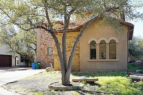 Stylish Lake Austin Retreat w/ EV Charger!