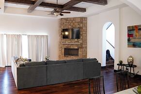 Stylish Lake Austin Retreat w/ EV Charger!