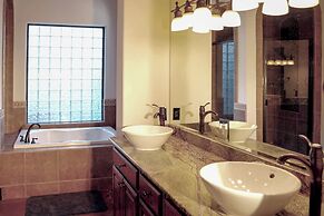 Stylish Lake Austin Retreat w/ EV Charger!