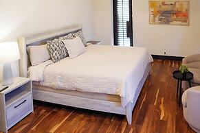 Stylish Lake Austin Retreat w/ EV Charger!