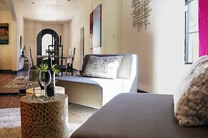 Stylish Lake Austin Retreat w/ EV Charger!