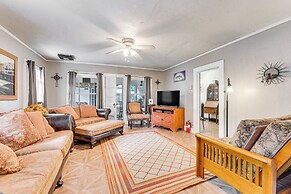 Lakefront Cottage in Clear Springs w/ Deck & Patio