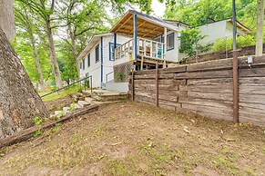 Lakefront Cottage in Clear Springs w/ Deck & Patio