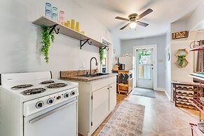 Lakefront Cottage in Clear Springs w/ Deck & Patio