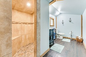 Lakefront Cottage in Clear Springs w/ Deck & Patio