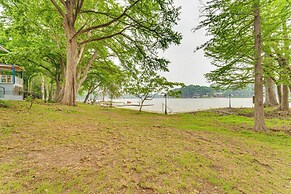 Lakefront Cottage in Clear Springs w/ Deck & Patio
