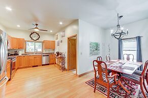 Near Saugatuck Dunes: Pet-friendly Fennville Home!