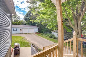 Near Saugatuck Dunes: Pet-friendly Fennville Home!
