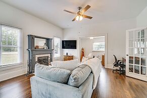 Convenient Punta Gorda Home w/ Patio: Fish & Golf!