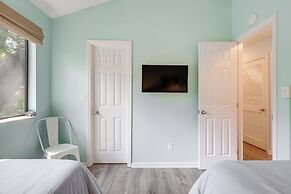 Amelia Island Condo w/ Pool Access: Walk to Beach!