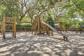 Amelia Island Condo w/ Pool Access: Walk to Beach!