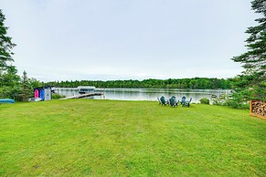 Charming Clam Lake Cottage w/ Dock & Deck!