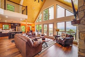 Modern Fleetwood Retreat w/ Deck & Stunning Views!