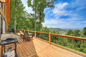 Mountain-view Fleetwood Retreat w/ Deck & Grill