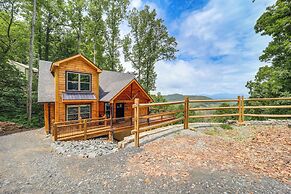 Mountain-view Fleetwood Retreat w/ Deck & Grill