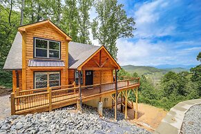 Modern Fleetwood Retreat w/ Deck & Stunning Views!