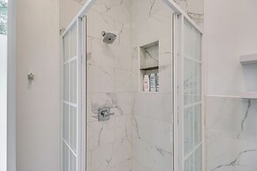 Hot Tub & Views: 'sunset Valley Retreat' in Eureka