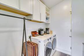 Hot Tub & Views: 'sunset Valley Retreat' in Eureka