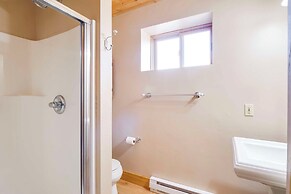 24-0089 Rustic Hartsel Getaway w/ 35-acre Yard