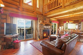 24-0089 Rustic Hartsel Getaway w/ 35-acre Yard