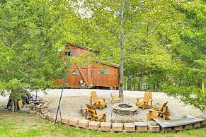 Lakefront Innsbrook Chalet: Hot Tub + Fire Pit!