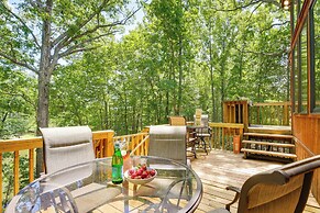 Lakefront Innsbrook Chalet: Hot Tub + Fire Pit!