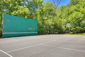 Lakefront Innsbrook Home: Hot Tub + Resort Access!