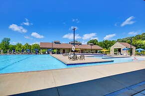 Lakefront Innsbrook Home: Hot Tub + Resort Access!