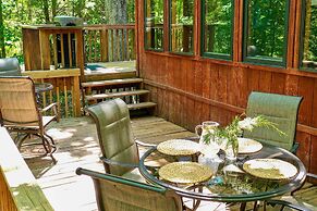 Lakefront Innsbrook Chalet: Hot Tub + Fire Pit!