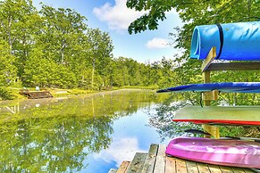 Lakefront Innsbrook Chalet: Hot Tub + Fire Pit!