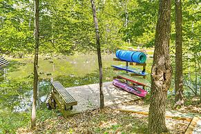 Lakefront Innsbrook Chalet: Hot Tub + Fire Pit!