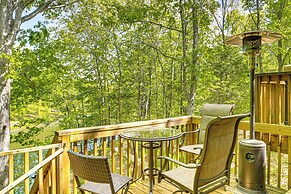 Lakefront Innsbrook Chalet: Hot Tub + Fire Pit!