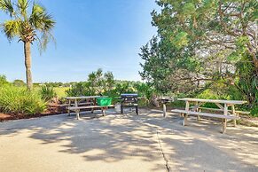 Murrells Inlet Condo w/ Community Pool & Hot Tub!