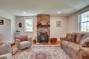 Historic Jefferson Farmhouse - Hike, Bike & Raft!