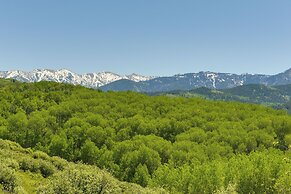 Salt River Access: Mtn-view Star Valley Cabin!