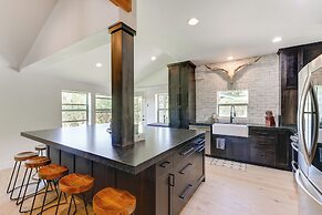 Salt River Access: Mtn-view Star Valley Cabin!