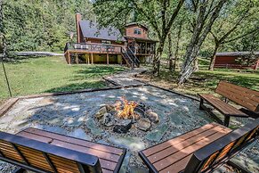 Pure & Simple 3 Bedroom Cabin by RedAwning