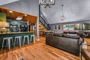 Pure & Simple 3 Bedroom Cabin by RedAwning