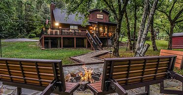 Pure & Simple 3 Bedroom Cabin by RedAwning