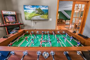 Pure & Simple 3 Bedroom Cabin by RedAwning