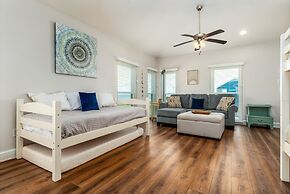 Dreamcatcher - 2814 Bienville 4 Bedroom Home by RedAwning