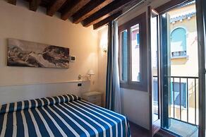 STUDIO VENICE GUESTHOUSE