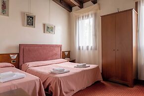 STUDIO VENICE GUESTHOUSE