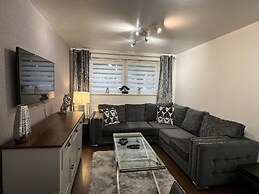 Modern Spacious Apartment in Private Grounds