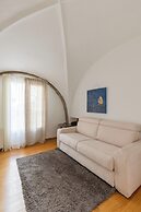 Santo Stefano Elegant Apartment