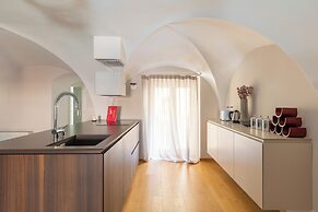 Santo Stefano Elegant Apartment