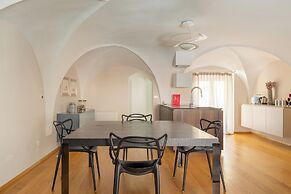 Santo Stefano Elegant Apartment
