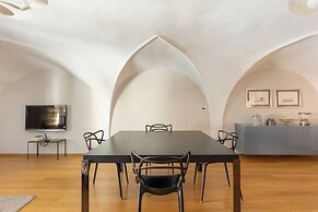 Santo Stefano Elegant Apartment