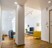 Elegance in Vouliagmeni