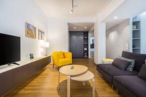 Elegance in Vouliagmeni